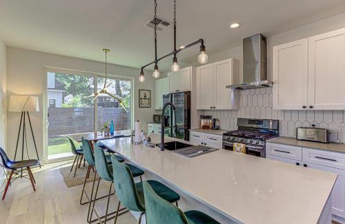 Govalle House | Private Backyard Short & Long Stays in East ATX