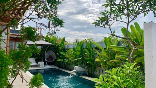 Medahan Villa | Elegant Villa with Pool & Rooftop in Keramas