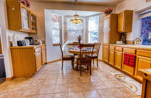 Thornton House | Ideal Retreat Near Outlet, Golf Course & East Lake - 10/10