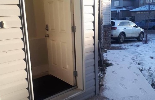 Timberlea Apartment | Cozy Fully Furnished Private Basement Suite - 10/10 Rated