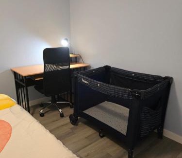 Southwest Gordon Estate House | Cozy Private Basement Suite - Child Friendly & Highly Rated