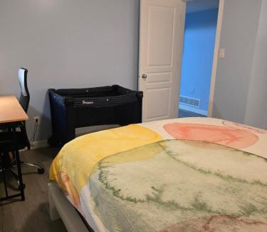 Southwest Gordon Estate House | Cozy Private Basement Suite - Child Friendly & Highly Rated