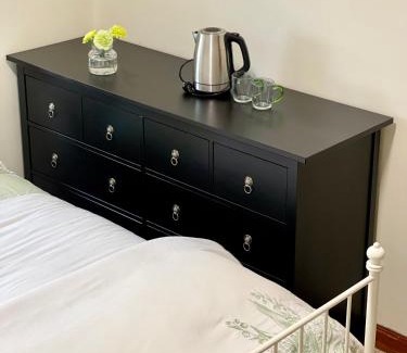 Eastwood House | Cozy Ensuite Room Near Eastwood and MQ University Park