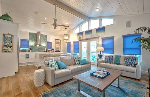 Galveston House | Private Beach Access Beach House with Hot Tub!