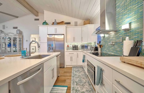Galveston House | Private Beach Access Beach House with Hot Tub!