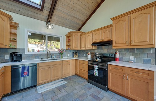 Olympia House | Idyllic Harstine Island Retreat with Private Beach Access