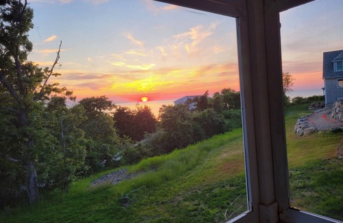 Brewster Cottage | Escape to a Private Beach with Breathtaking Bay Views