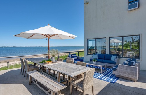 Hampton Bays House | Seaside Retreat: Pet-Friendly Home with Ocean Views