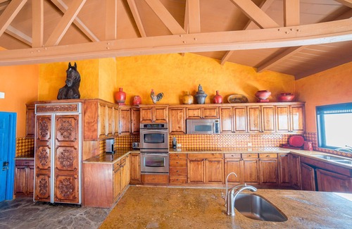 La Joya House | Beachfront Oasis with Pool and Ocean View - Rated 9.8/10