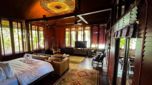 Hin Hong Villa | Idyllic Private Beach House at Hin Kong Beach Retreat