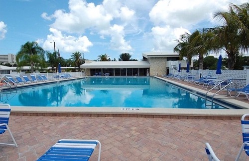 Aloha Kai Cottage | Private Beach Retreat on Siesta Key: Guest Rated 10/10