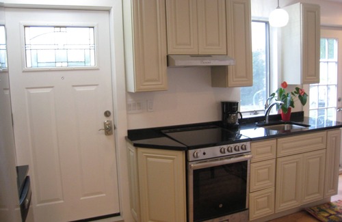 New London House | Oceanfront Two-Bedroom Apt with Private Beach & Kayak Access