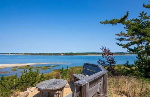 Wellfleet House | Beachfront Retreat with Breathtaking Views on Lt Island