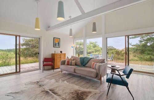 Wellfleet House | Beachfront Retreat with Breathtaking Views on Lt Island