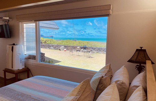 Kailua Bed & Breakfast | Seaside Retreat: Private Beachfront with Ocean View