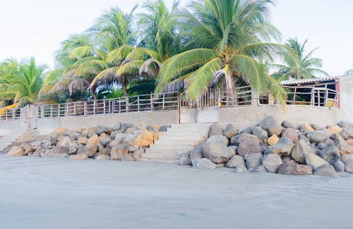 Jucuaran Villa | Seaside Escape: Private Beachfront with Ocean View & Spa