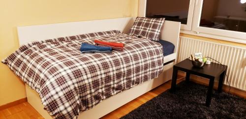 Bertrange House | Cozy Private Bedroom in Bertrange with Kitchen Access