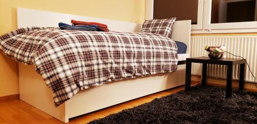 Bertrange House | Cozy Private Bedroom in Bertrange with Kitchen Access