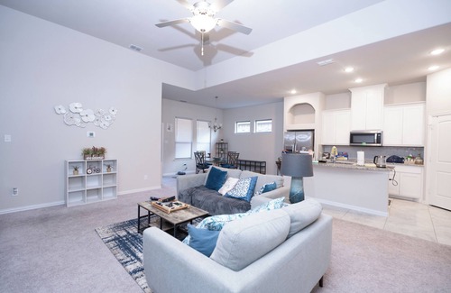Southwest Arlington House | Private bedroom with shared bathroom