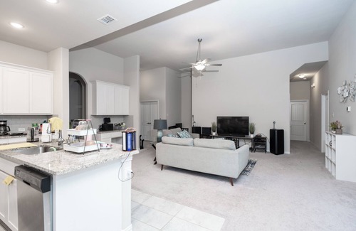 Southwest Arlington House | Private bedroom with shared bathroom