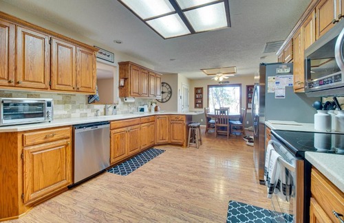 Grove House | Ideal Grove Getaway with Private Boat Dock for Families