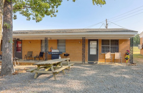 Greers Ferry Cottage | Private Boat Slip: Boater's Haven in Greers Ferry!