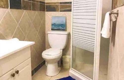 Richmond Hill Apartment | Bright Walkout Apartment with Pool, Breakfast & Family Perks