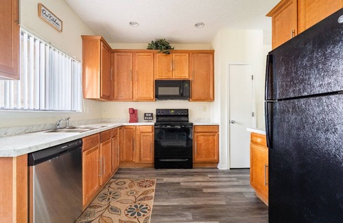 Westside House | Inviting Brighton Park Retreat with Family-Friendly Amenities