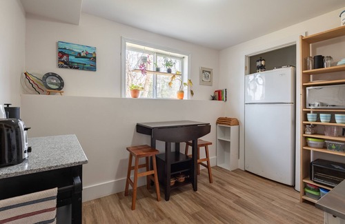 Newport Landing Apartment | Cozy Basement Retreat Surrounded by Nature - Guest Rated 8.8