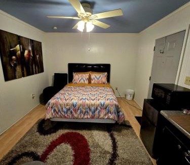 Clinton Apartment | Private Cabin 1 bed and 1 bath