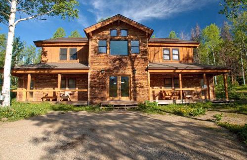 Clark House | Private Cabin for Skiing Getaway with Deck in Steamboat Springs, Colorado