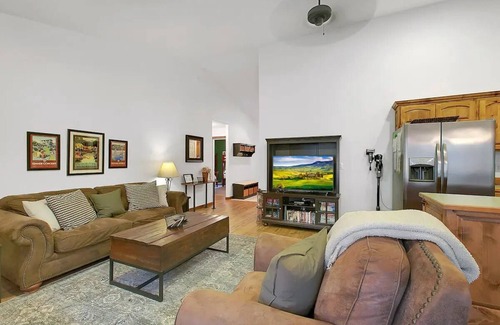 Three Rivers House | Cozy Cabin Retreat with Hot Tub, Pet-Friendly & Scenic Views