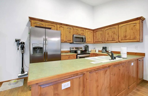 Three Rivers House | Cozy Cabin Retreat with Hot Tub, Pet-Friendly & Scenic Views