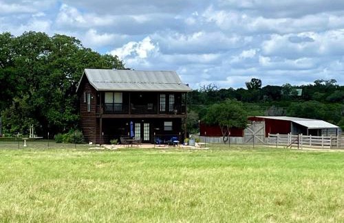Bandera House | Private cabin on 100 scenic acres with balcony views
