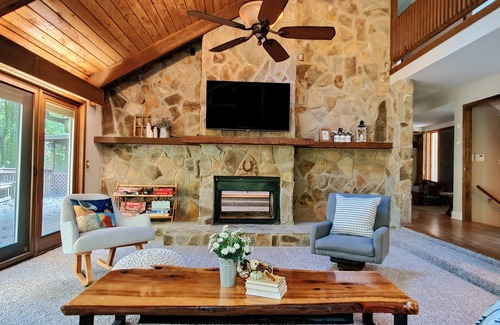 Marietta Cabin | Exclusive Cabin Retreat with Sauna & Pool - Top Rated Stay