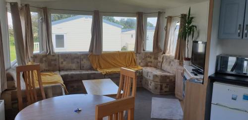 St Margaret's at Cliffe Other | Cozy Caravan at Parkdean Resort with Ocean View & Hot Tub
