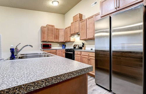 Hermiston House | Private & Central Townhouse, Garage #788A