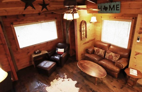 Brenham Cabin | Private & Charming Cottage Nestled in the Forest at Scenic Hill Retreat