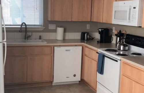 Oregon City Apartment | Cozy Apartment in Family Neighborhood - Guest Rated 9.8