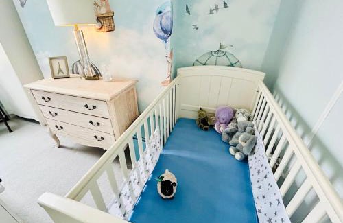 Larkhall House | Cozy Private Room for 2 in Tranquil Clapham