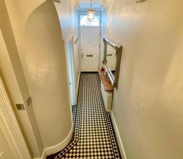 Larkhall House | Cozy Private Room for 2 in Tranquil Clapham