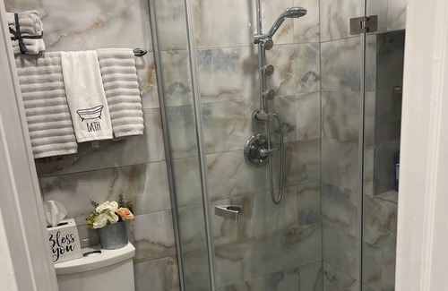 Brooklyn Apartment | Cozy Private Room with Kitchen in a Welcoming Home