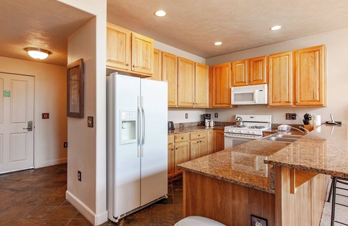 Kimball Junction Condo | Spacious Condo for 10 Near Olympic Park & Woodward