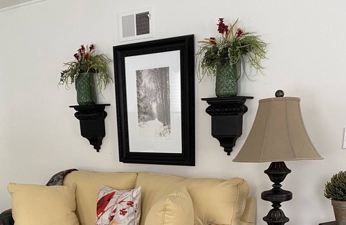 Lake St Louis Cottage | Cozy Cottage Near Interstate and Shopping for Families