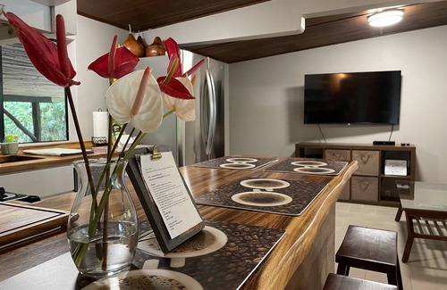 Honalo Cottage | Idyllic Cottage Overlooking Kona Coffee Farms & Ocean Views