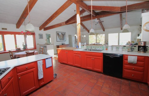 North Truro Cottage | Inviting Private Cottage Compound by the Pond with Pool