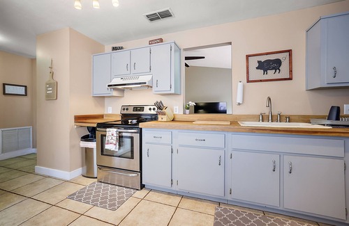 Wildwood House | Idyllic Family Cottage with Ocean Views and Spa Access