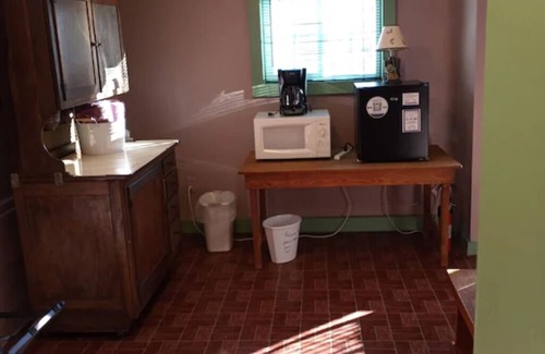Hermann Cottage | Historic Hermann Cottage: Walk to Wineries & Tasting Rooms