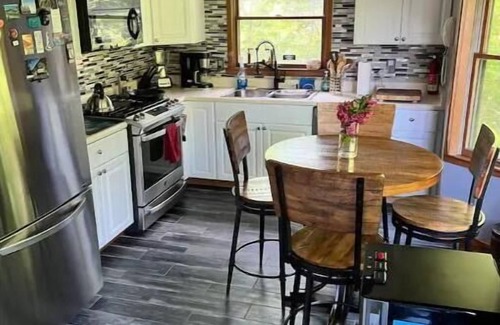 Portersville House | Idyllic Cottage Near Moraine State Park with Pet-Friendly Perks
