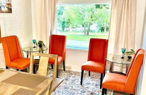 Keswick Cottage | Private cottage on a 3 Acers of land! 3-min from the beach!
